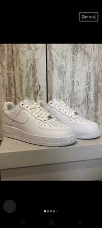 Nike air force 1'07 biale