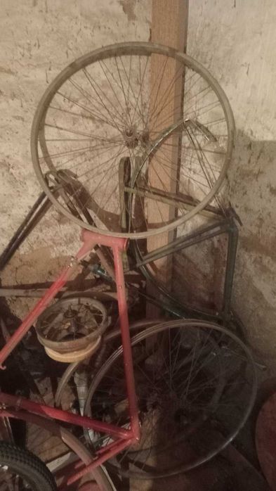 велосипедные рамы и колёса