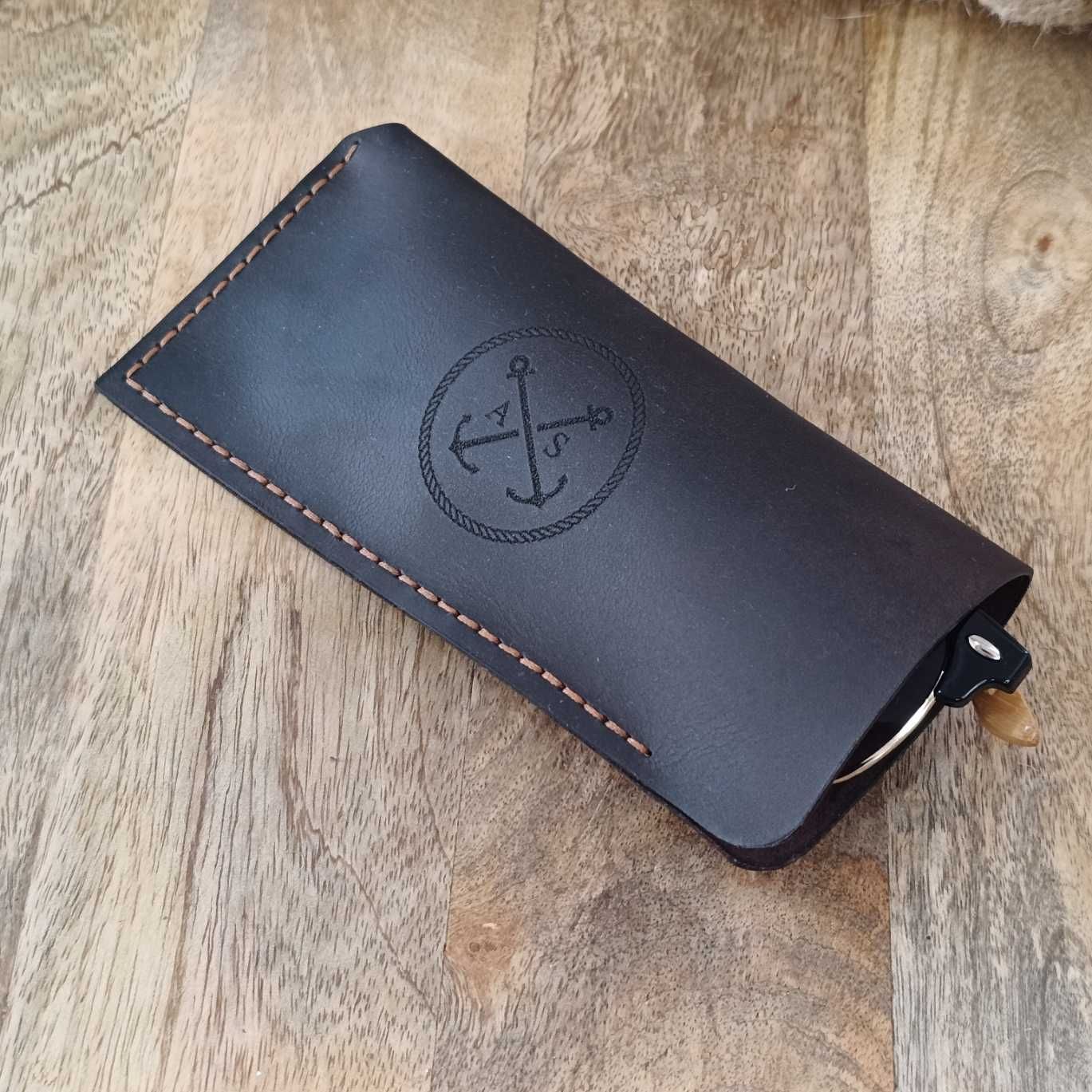 Etui na okulary skórzane brązowe z grawerem handmade