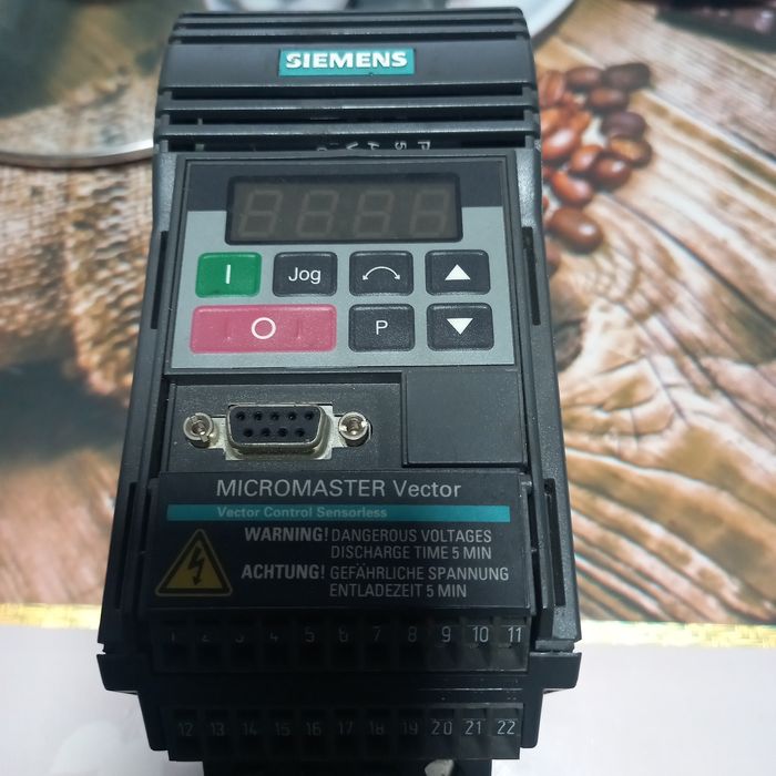 Falownik Siemens 230 x 400 volt