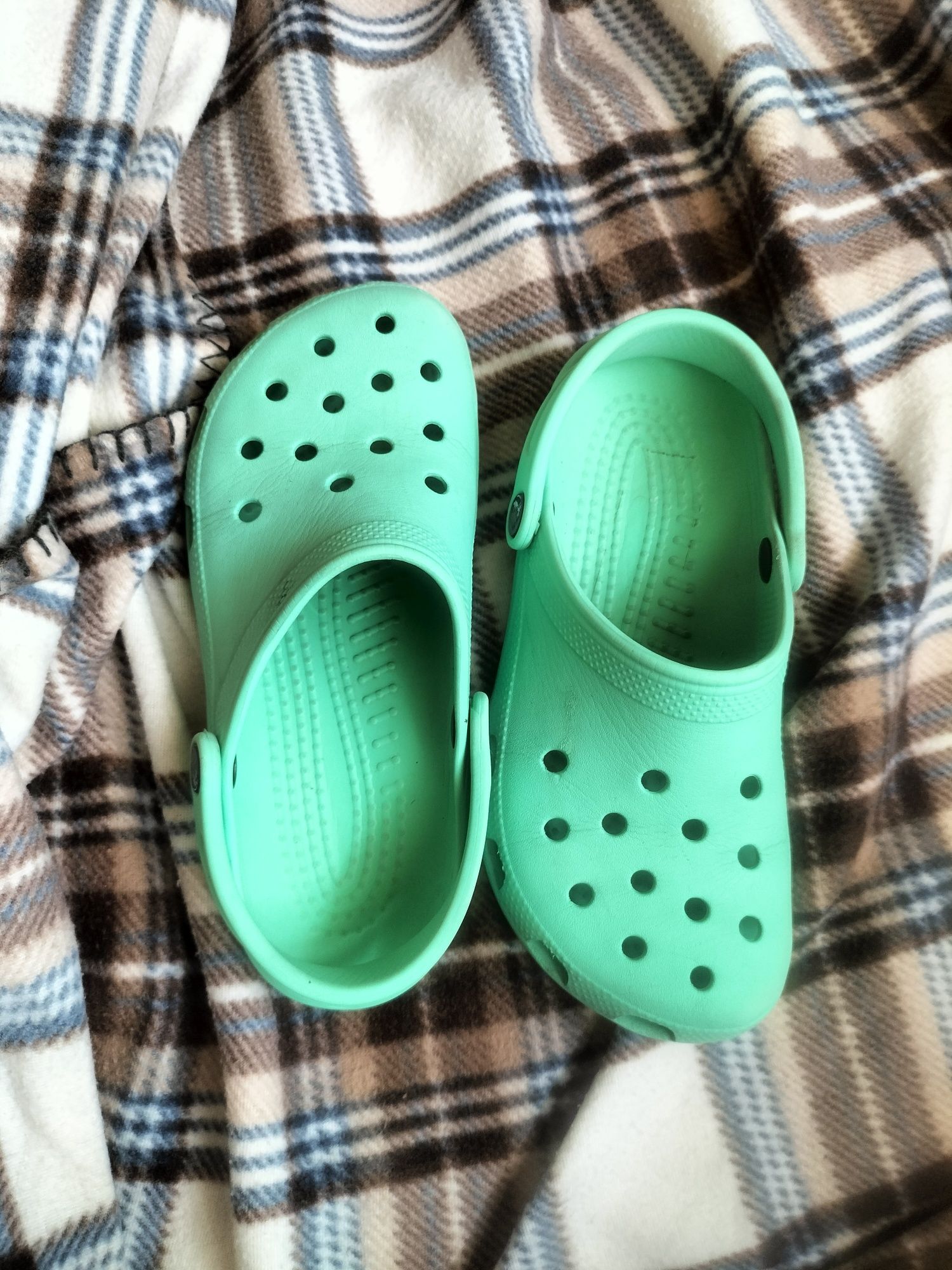 Klapki crocs .. zielonkawe
