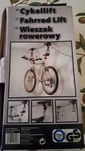 Sprzedam wieszak rowerowy do garażu lub innego pomieszczenia.
