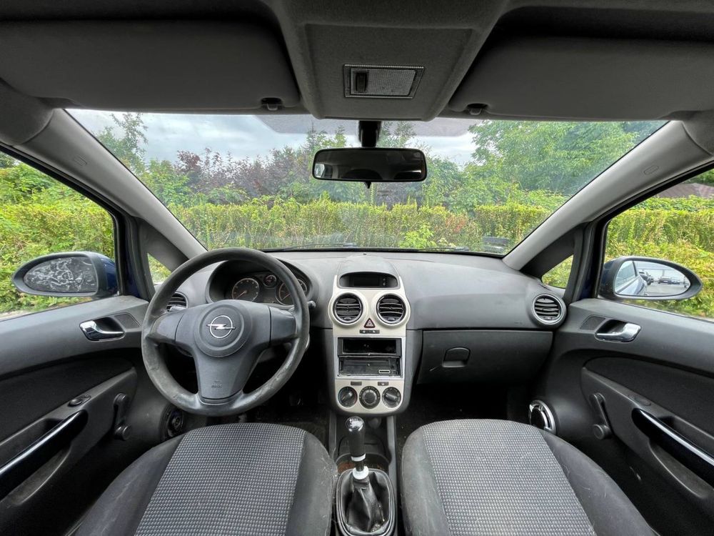 Opel Corsa 1.0b//malo pali//male//miejskie//dobry stan//gwarancja//