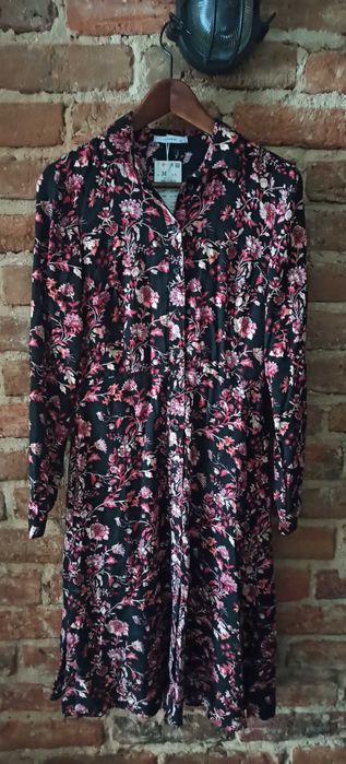 Sukienka midi. Wiskoza. Nowa z metką. Reserved