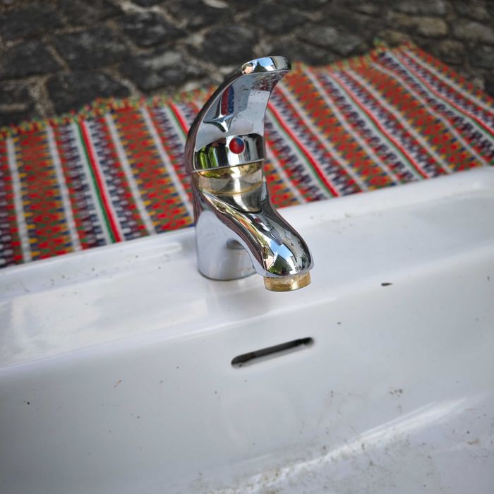 Lavatório com pedestal e torneira INDUSA