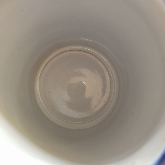 Stary.Porcelanowy kufel.Ręcznie malowany.