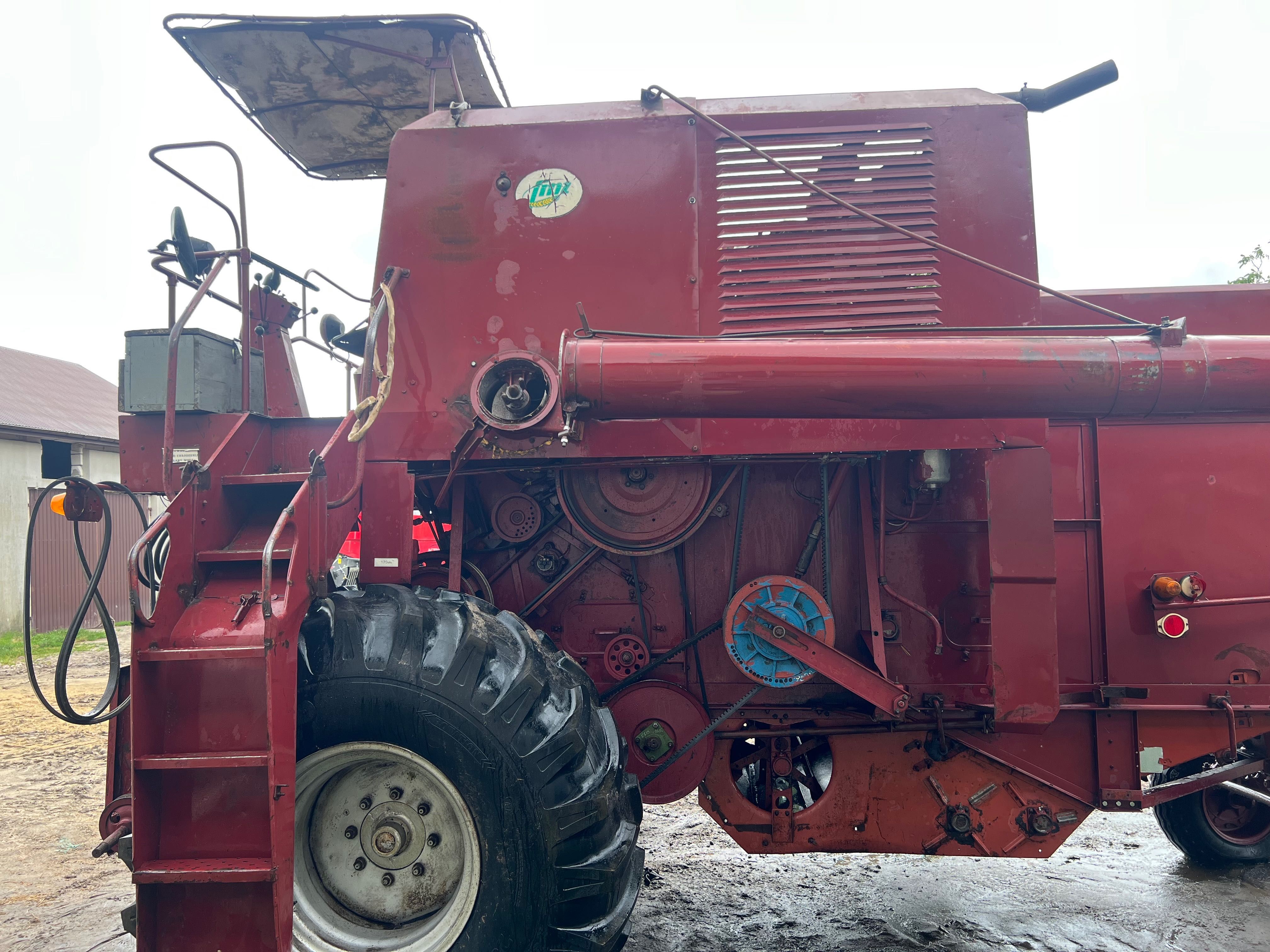 Kombajn zbożowy BIZON Z056 SUPER 1986 rok