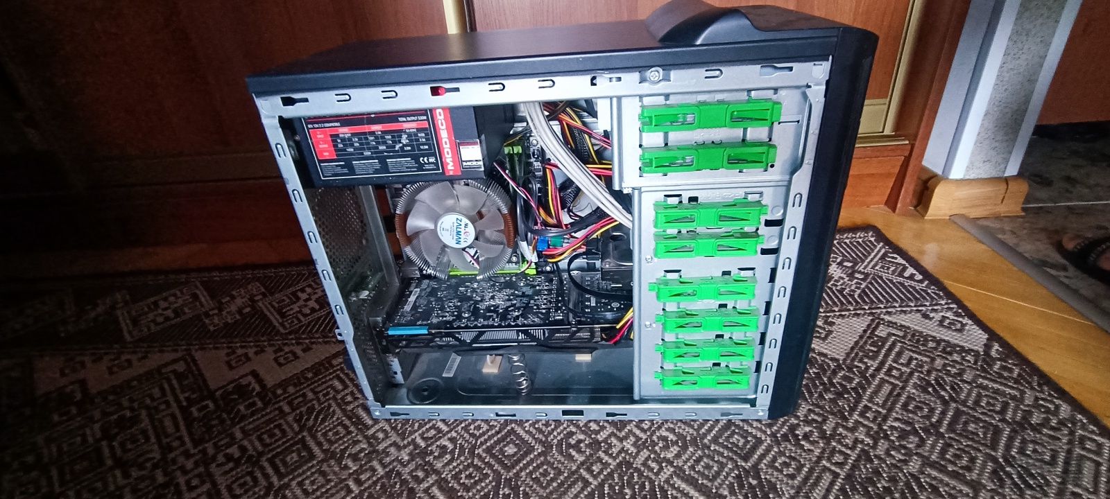 ПК xeon e5 2450 8ядер /16 потоків 16 ddr3 /radeon r9 3