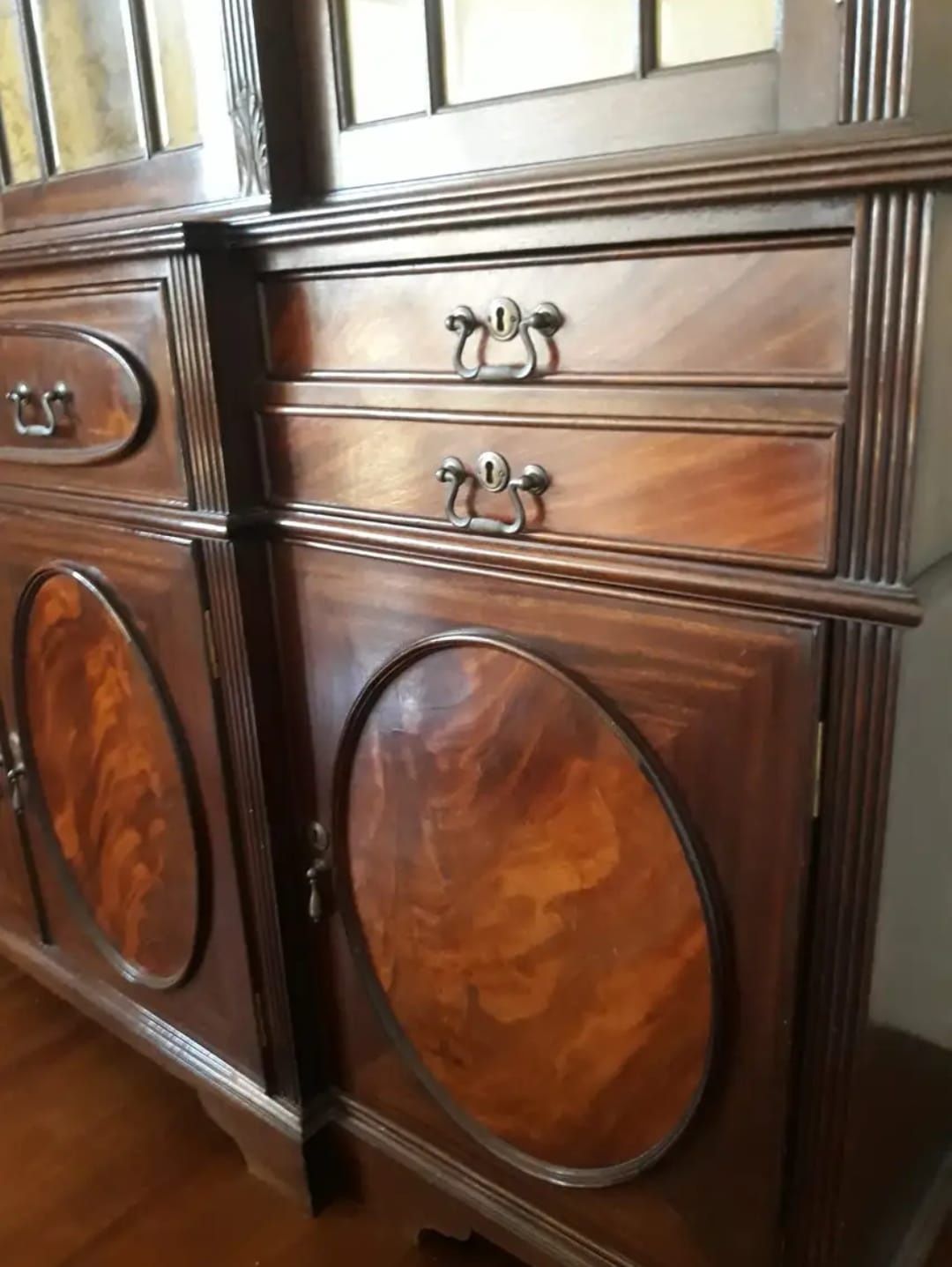 Móvel sala de jantar com mesa e 6 cadeiras