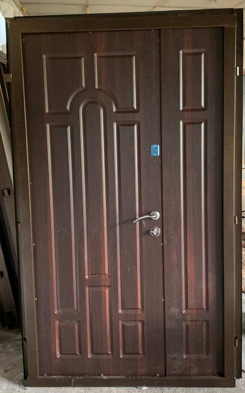 Двери входные утеплённые стальные (тамбурные, подъездные, технические)