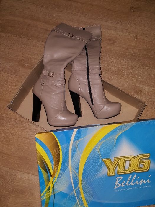 Женские кожаные демисезонные сапоги сапожки на каблуке бежевые осенние