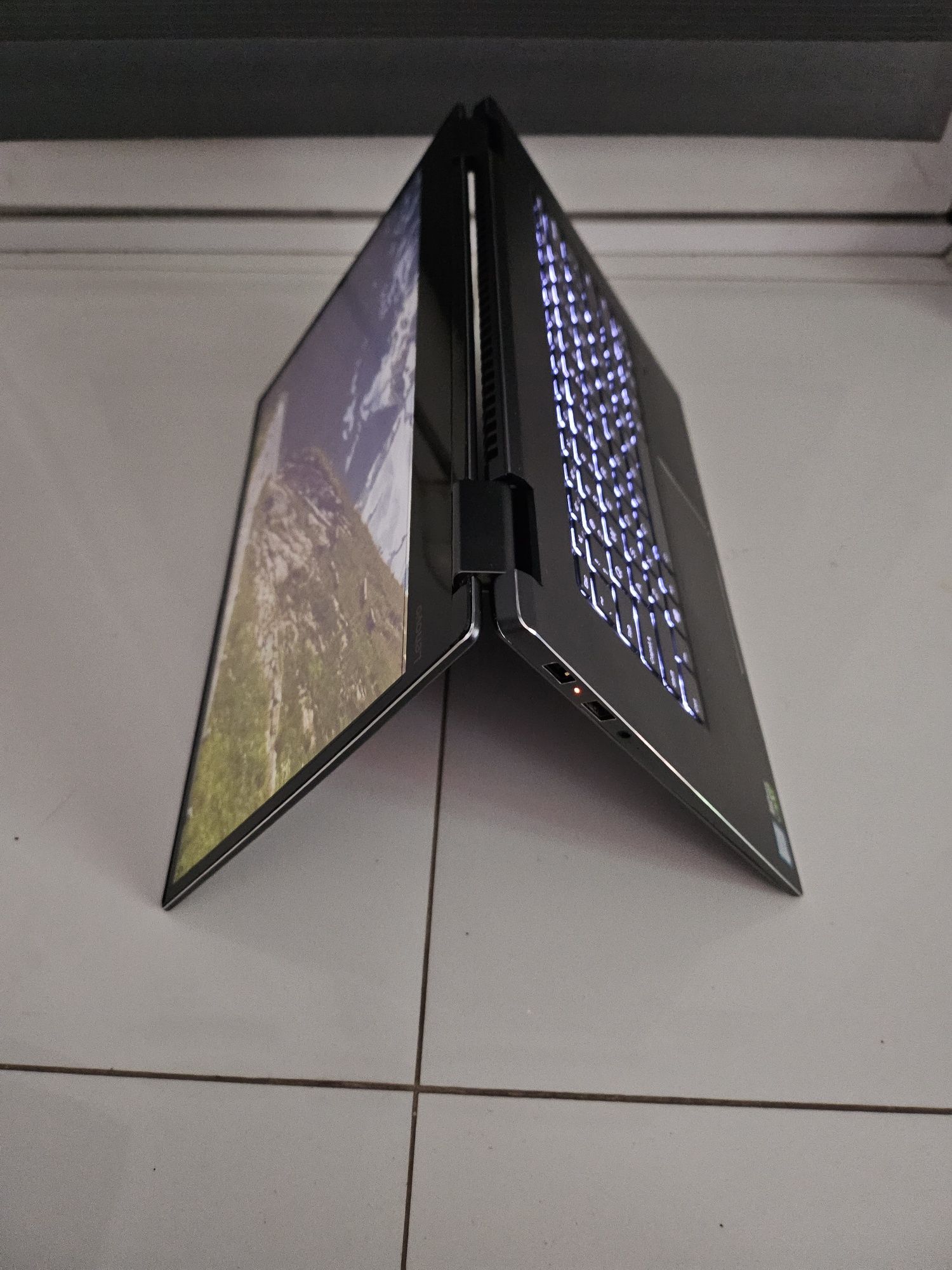 Laptop IBM Lenovo Yoga 720-15 i5-7300HQ 24GB 1000 GB + Gratis
