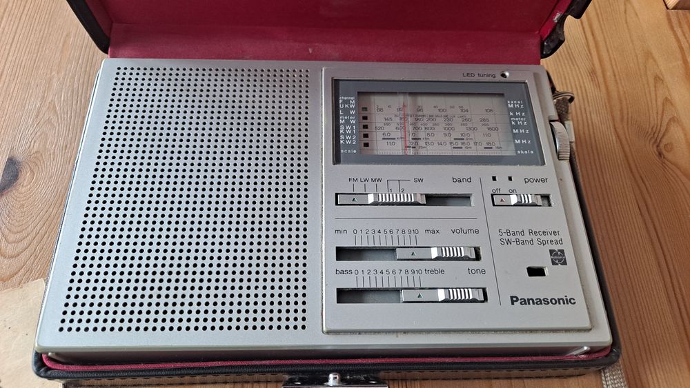 Panasonic RF-788L radio