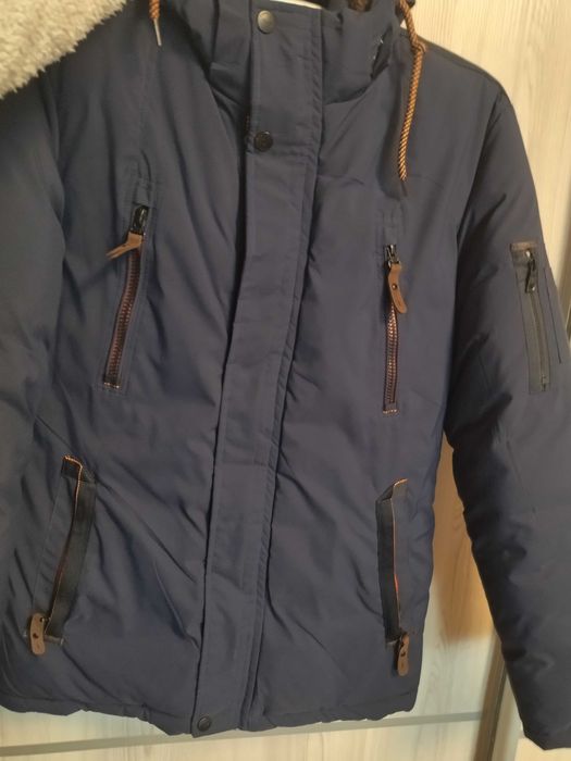 Продам чоловічу зимову куртку