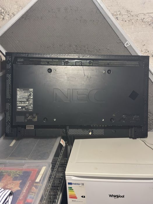 Telewizor lcd monitor NEC  TANIO  profesjonalny 40 cali display port