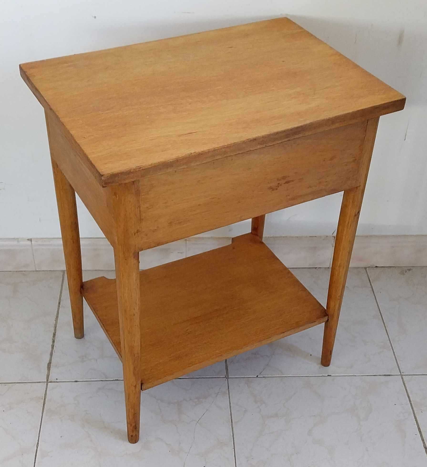 Mesa Cabeceira / Apoio Anos 50 / 60 (Olaio?)