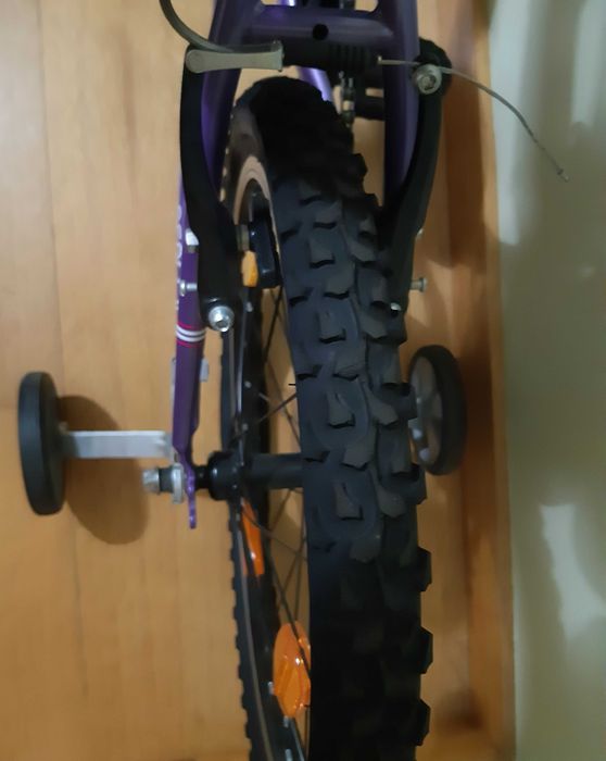 Bicicleta Berg Charm 20" + Capacete + Rodinhas