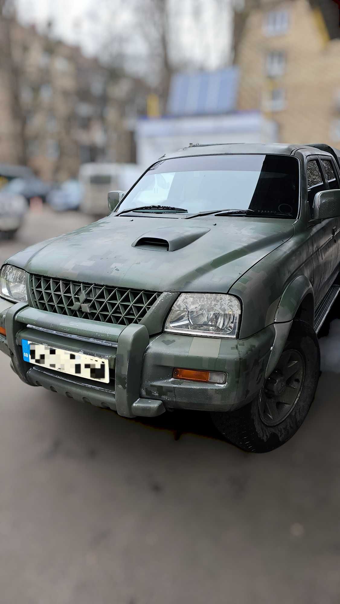 Mitsubishi L 200 2001