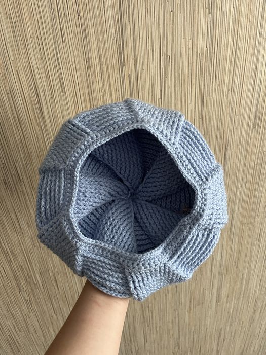 Beret w kolorze niebieskim