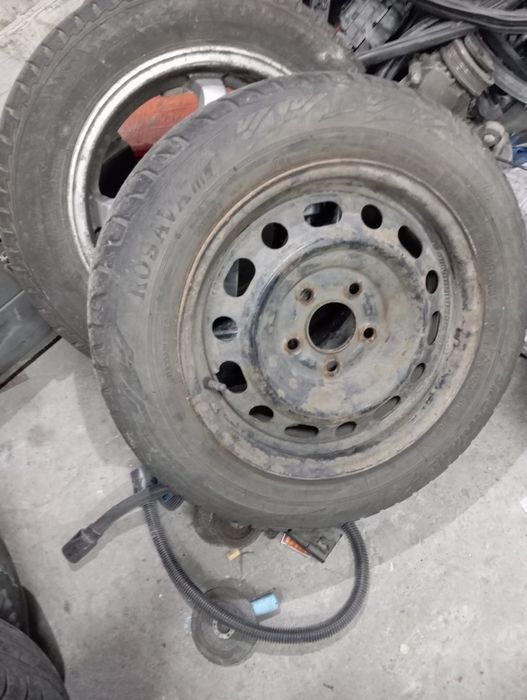 Диск Таврия ,ваз,Опель,Митсубиси,форд фиеста . Колпаки 15 .запаска