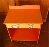 Mesa de cabeceira de criança