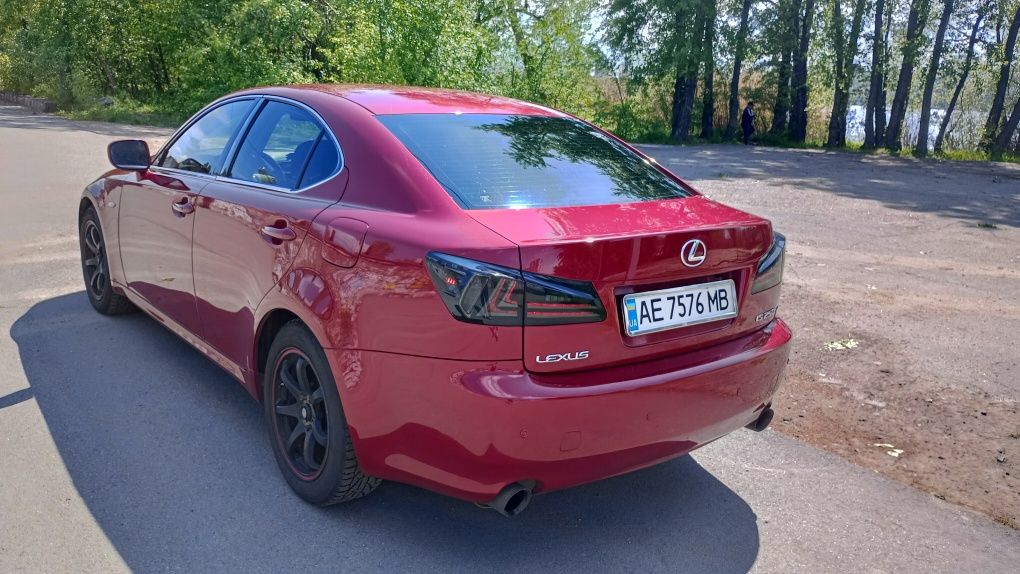 Продам  LEXUS  IS 250