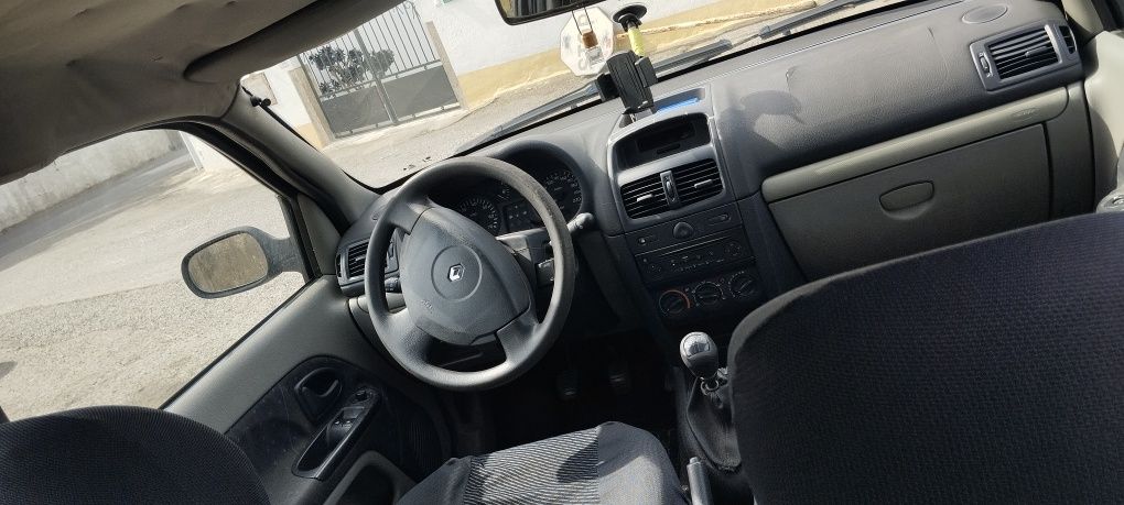 Vendo Renault Clio 2002 gasóleo