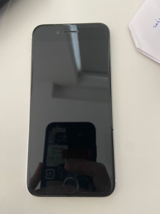 IPhone SE (bom para peças)