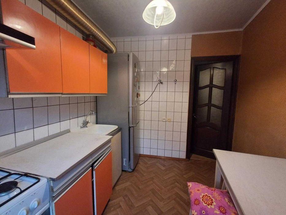 Виноградар, пр. Георгія Гонгадзе 7, простора 3к є газ! Ретровіль