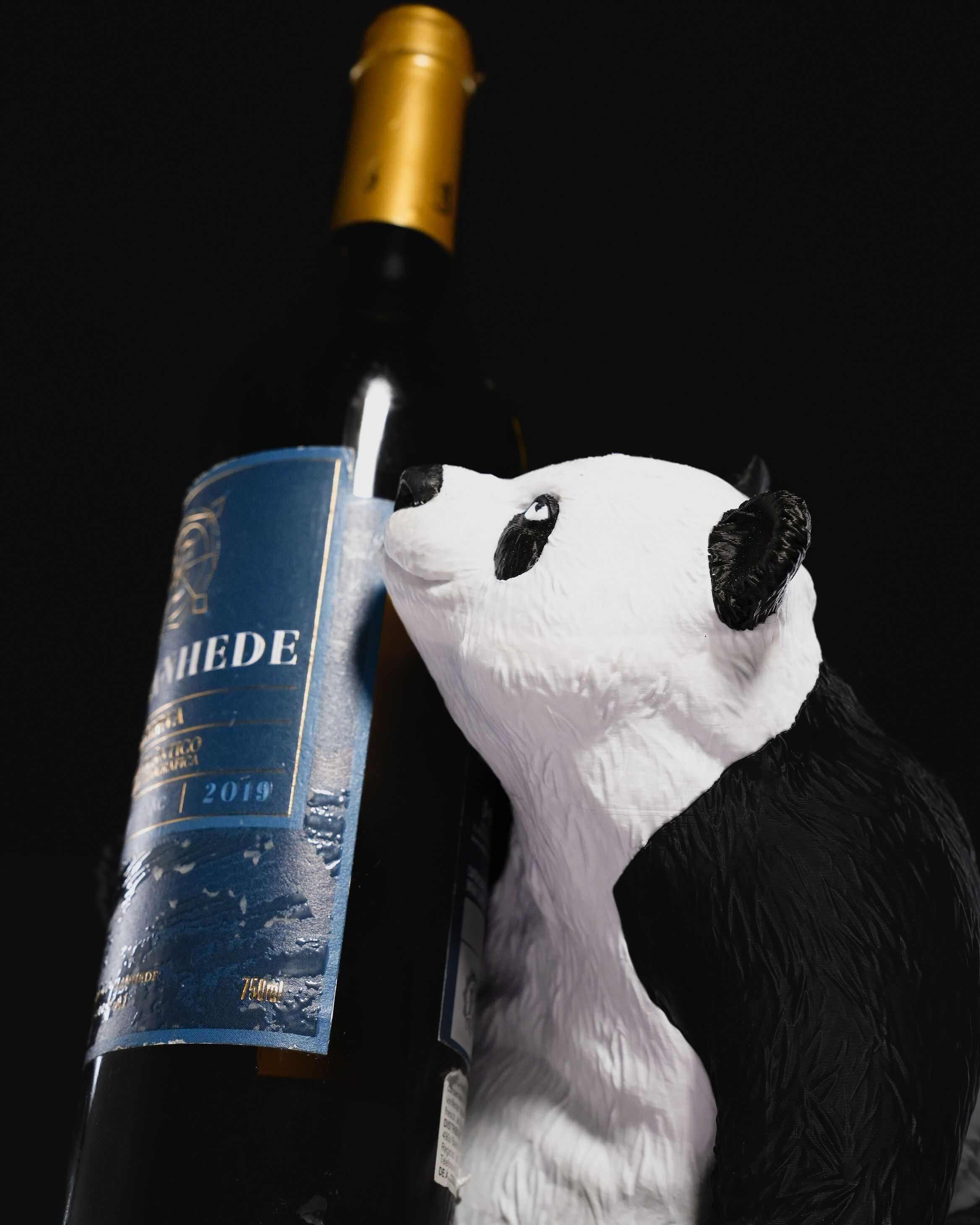 Uroczy Stojak na Wino - Zen Panda