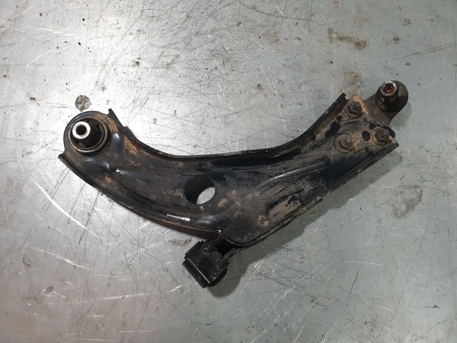 Braço de suspensão frente esquerdo PEUGEOT 3008 II (M_)