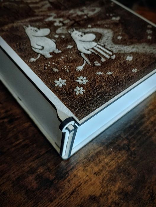 Duże pudełko białe - z motywem Dolina Muminków - szkatułka na prezent