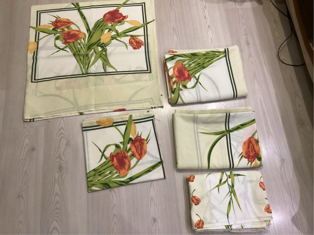 Продам постельный комплект /семья/
