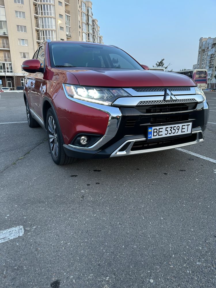 Mitsubishi Outlander 3 2018 год