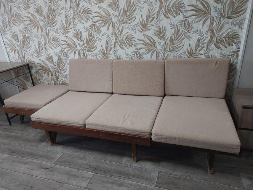 Диван-софа  в гарному стані.