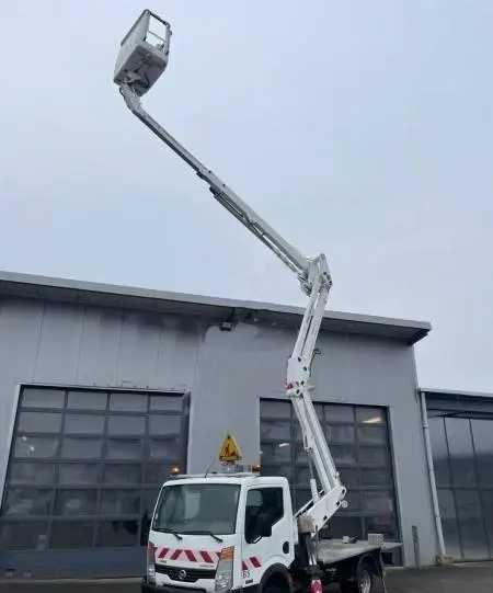 Nissan Cabstar C/Plataforma Elevatória