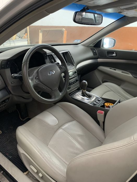 Infiniti G25 2012