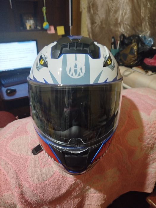 Мото шлем новый.