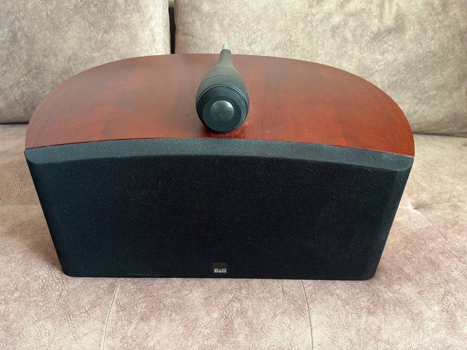 Центральний канал b&w