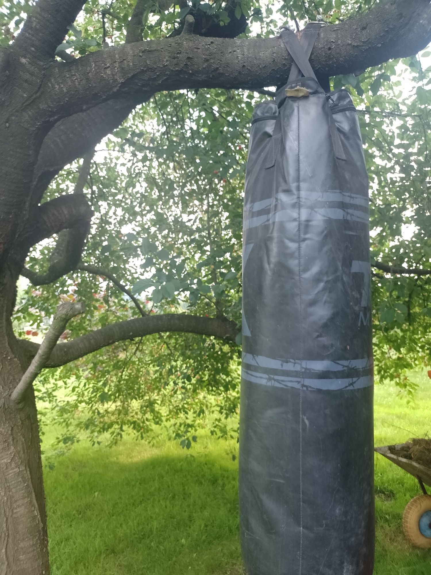 spszedaje worek treningowy 40kg w dobrym stanie