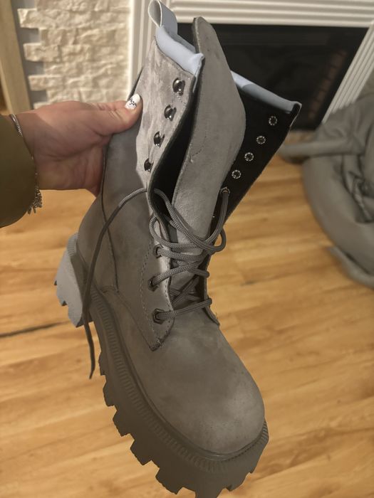 Демісезонні високі стильні чоботи, розмір 37. нові