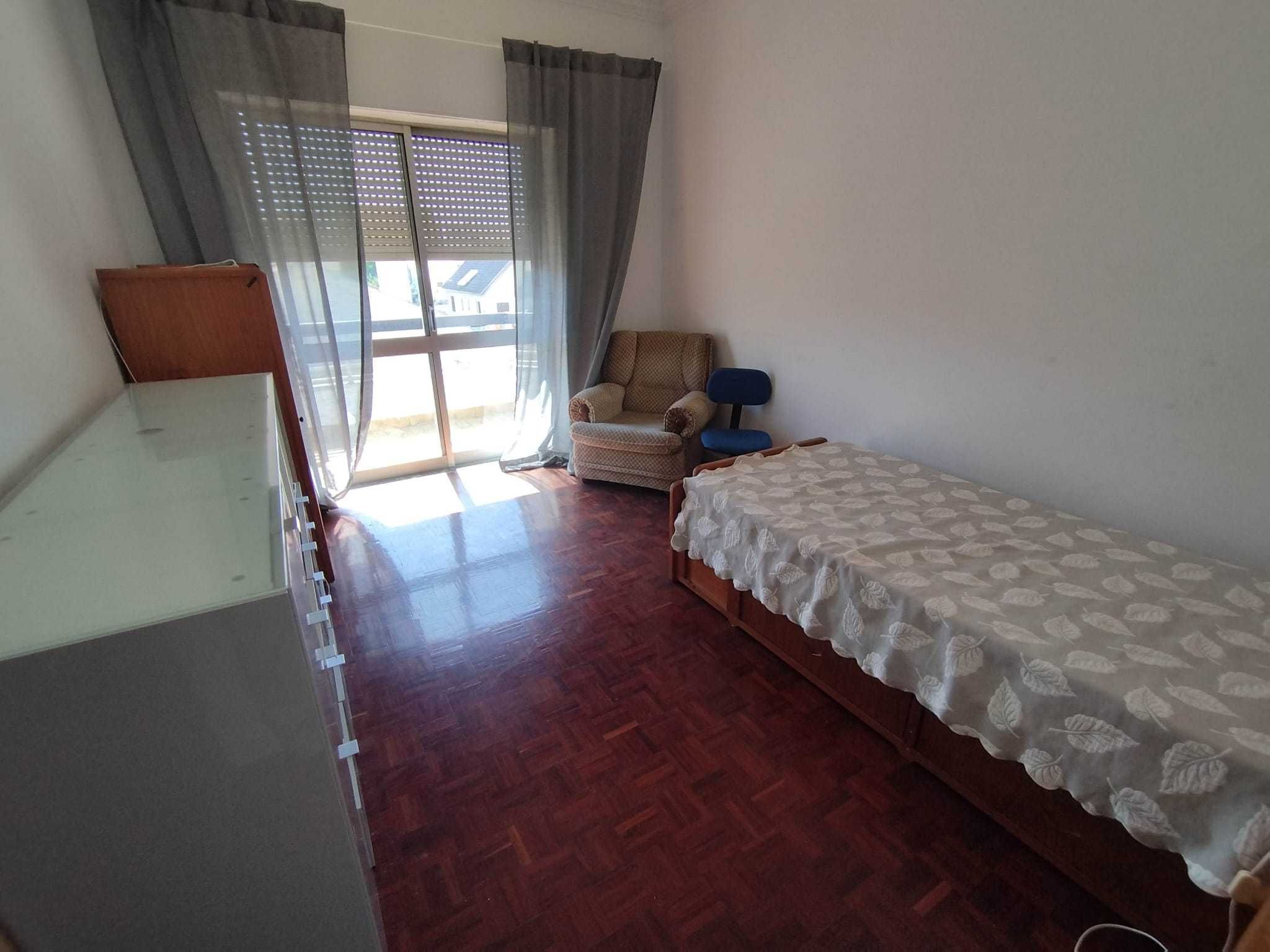 QUARTO para Alugar em corroios