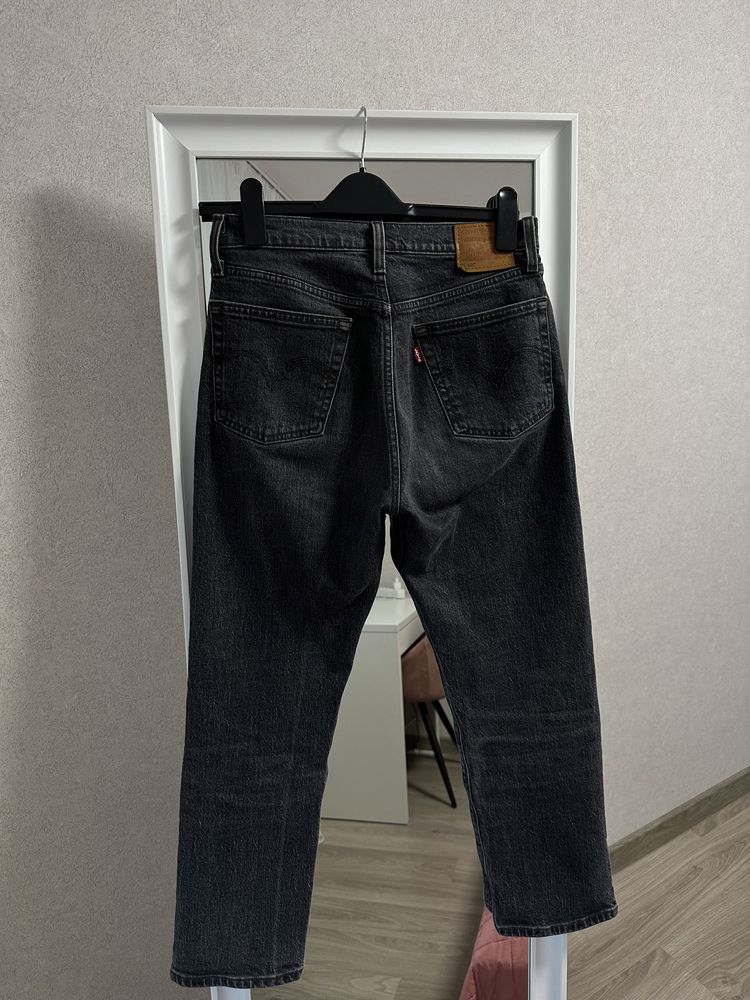 Джинси Levis