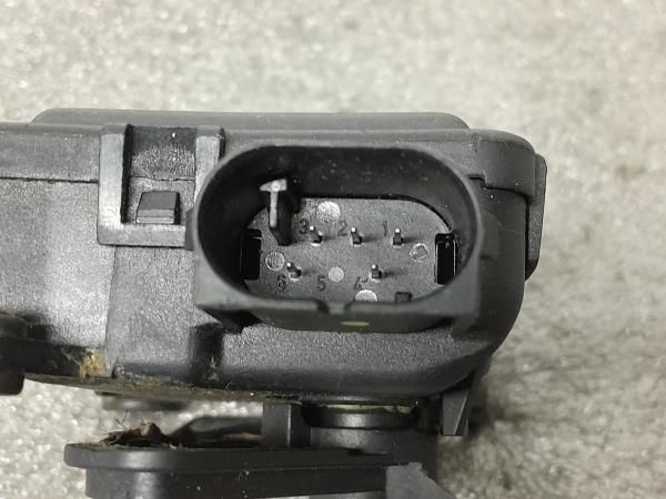 Motor da comporta da sofagem AUDI A6 (4B2, C5)