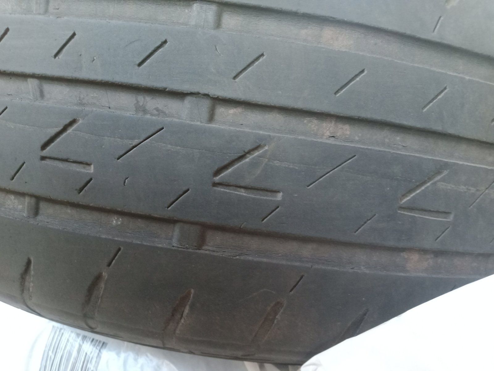 Резина, гума BRIDGESTONE 215/60 R16