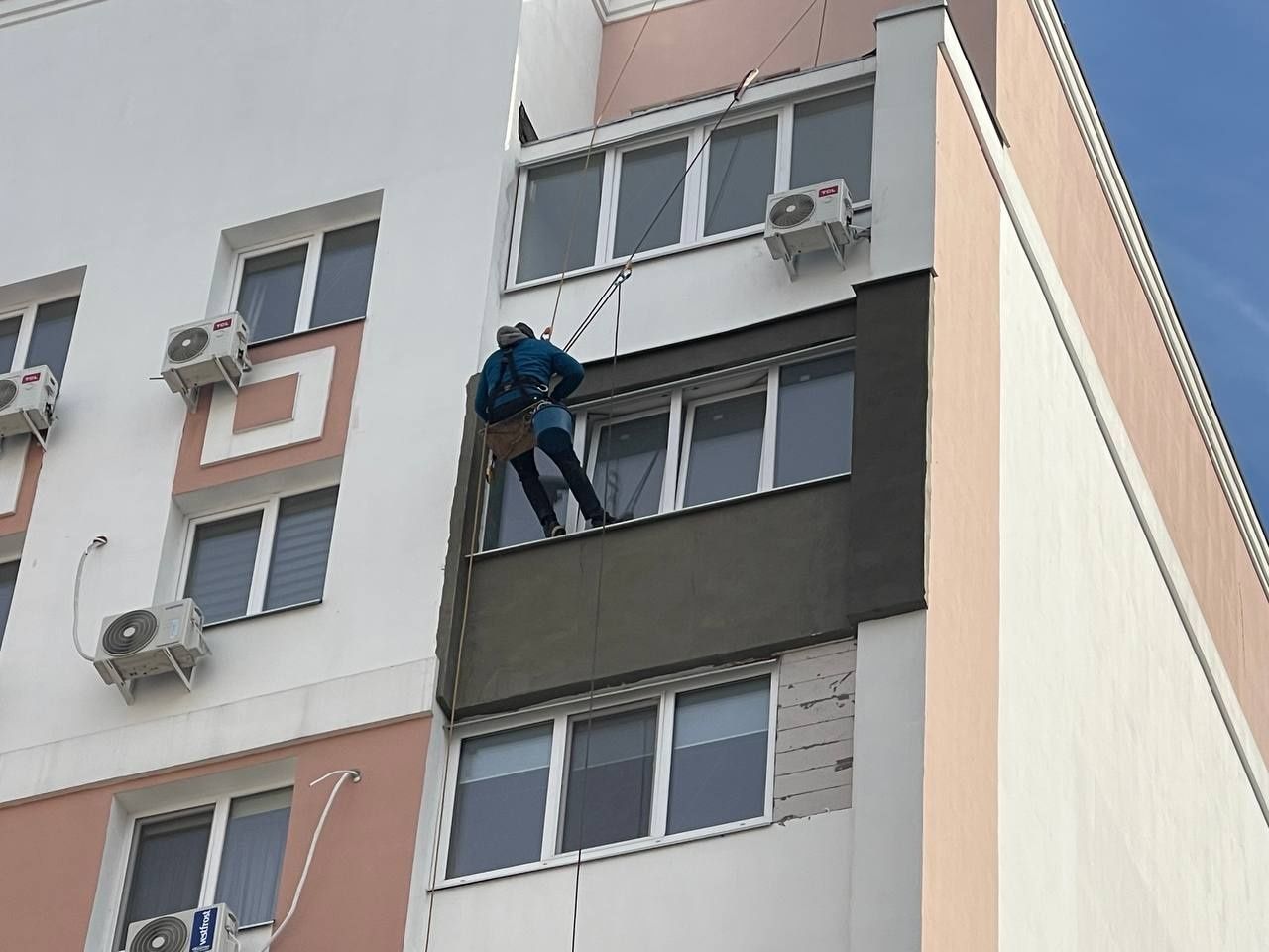 Высотные работы Утепление Герметизация Ремонт балконов Альпинист