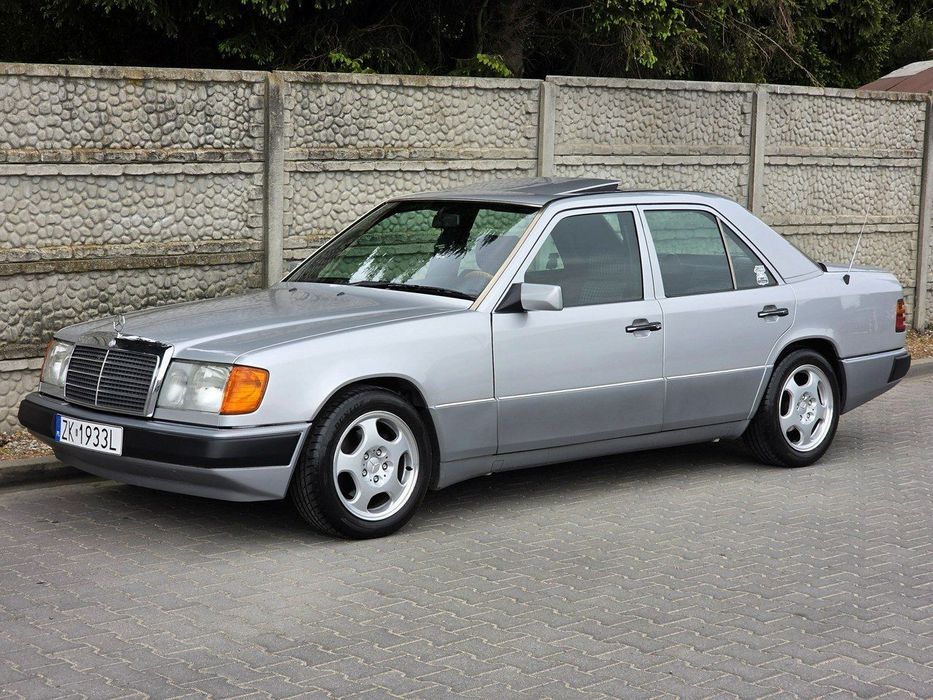 Mercedes-Benz W124 (1984-1993) 2.0 16V 136KM AUTOMAT. Odrestaurowany. Stan Kolekcjonerski. Super Stan