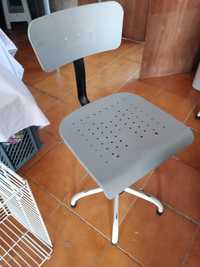 Cadeiras rotativas usada