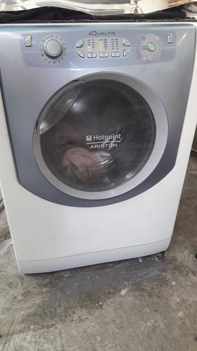 Maquina lavar Ariston Aqualtis 8k em muito bom estado