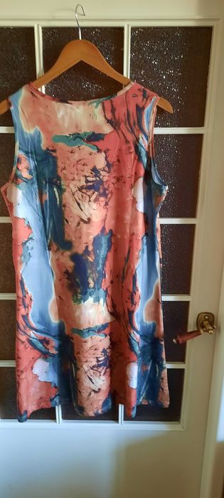 Sukienka kolorowa nowa